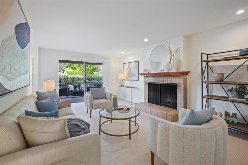 255_S._Rengstorff_Ave._-99